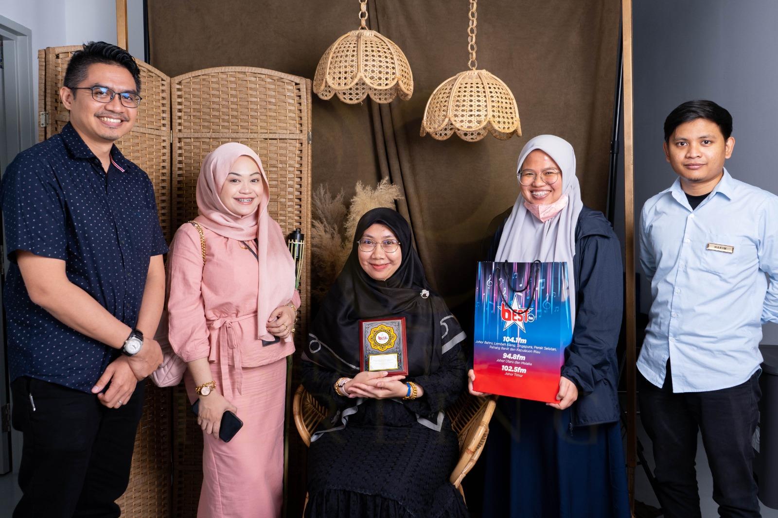  Best FM's visit to Kedai Emas Perling