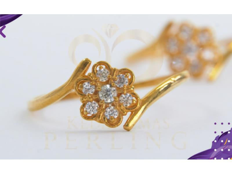 Gold Diamond Ring Flower
