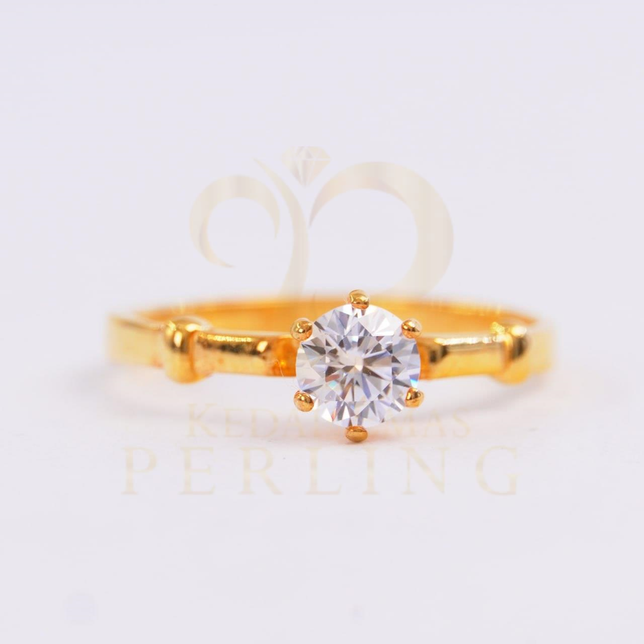 Gold Gem Ring 1